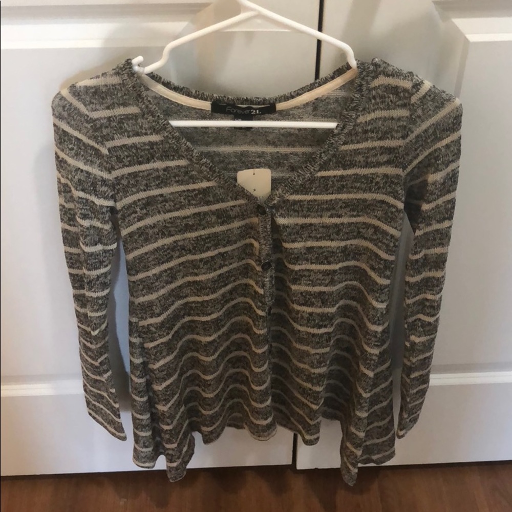 Forever 21 button up sweater size small nwt